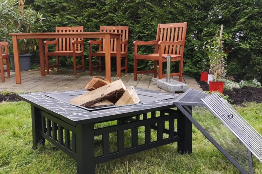 Ruhige Ferienwohnung Inklusive Garten Souterrain - Neu Renoviert Lachen Exterior foto