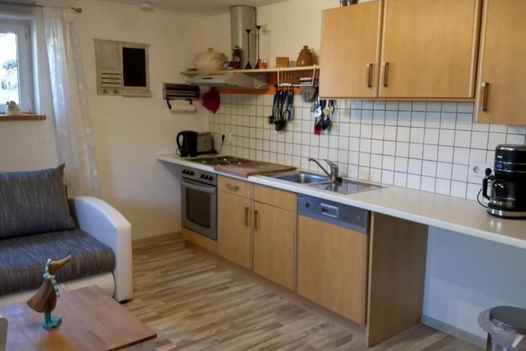 Ruhige Ferienwohnung Inklusive Garten Souterrain - Neu Renoviert Lachen Exterior foto